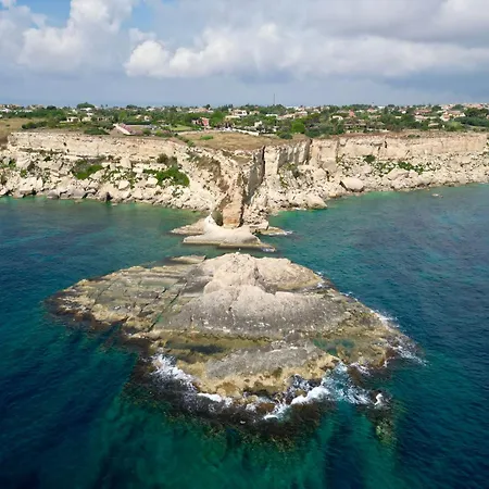 Appartamento A Due Passi Dal Mare ,cala Paradiso *