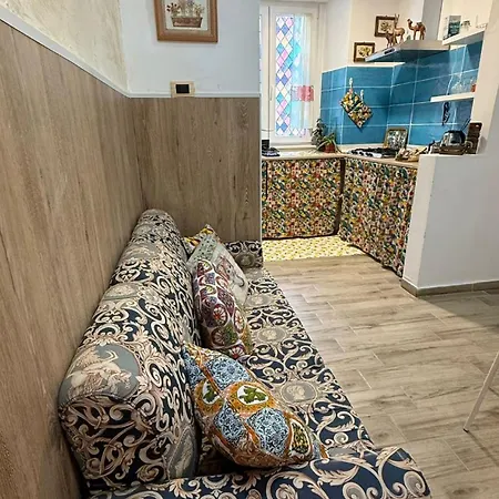 Appartamento A Due Passi Dal Mare ,cala Paradiso *